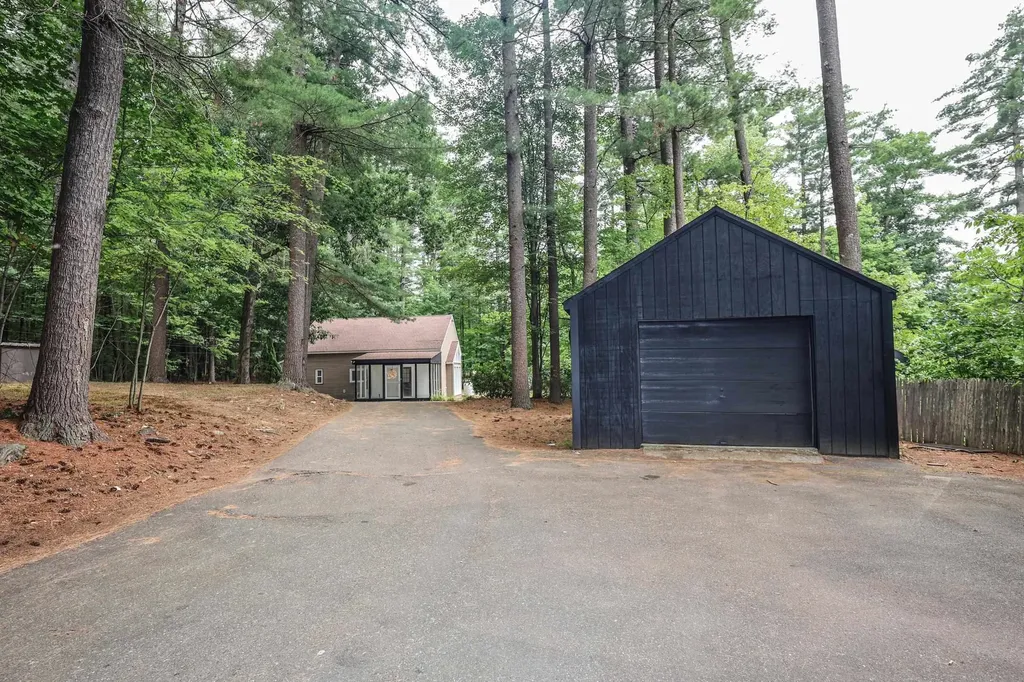 112 Gilson Road Nashua NH 03062