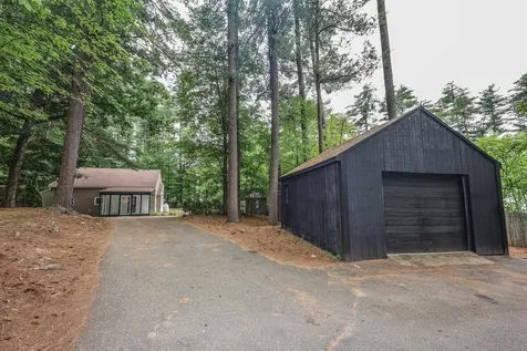 112 Gilson Road Nashua NH 03062