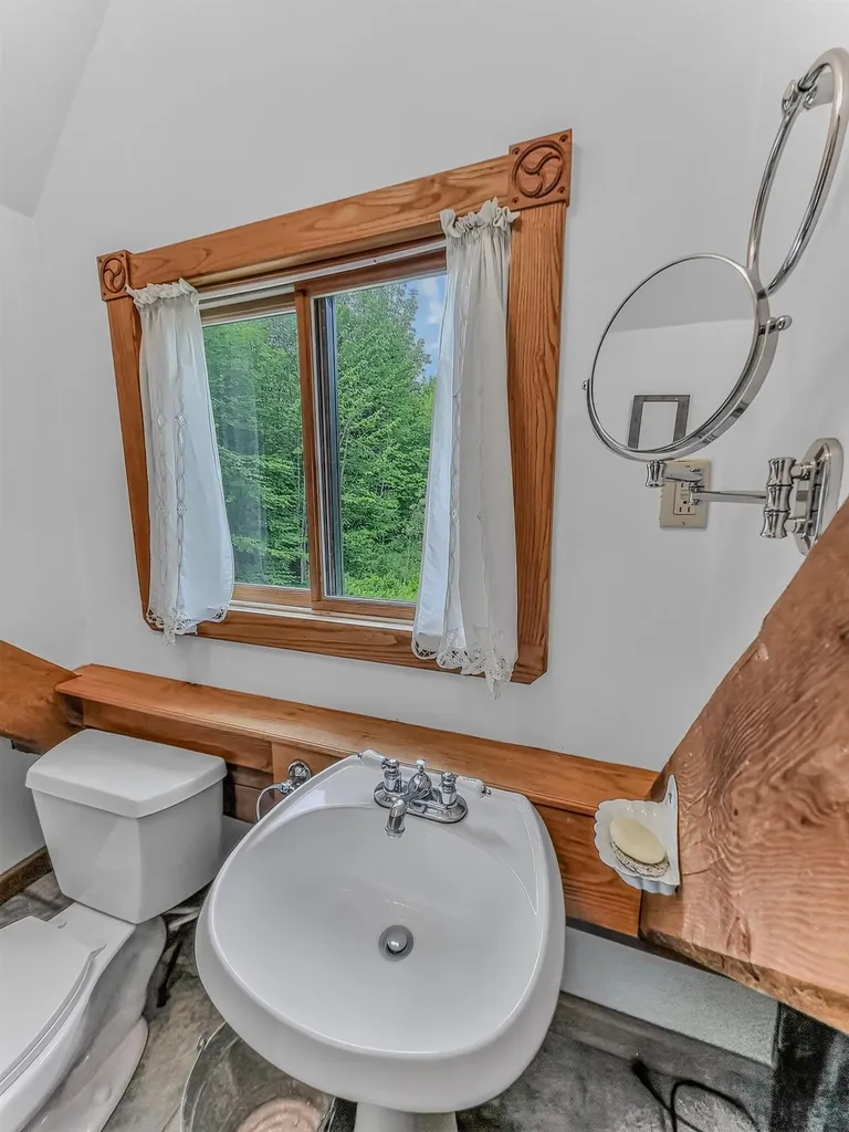 105 Swazey Lane Bethlehem NH 03574