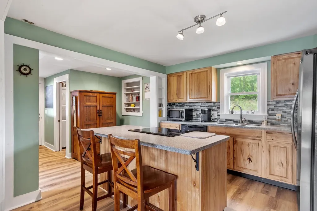32 Rollins Road Rollinsford NH 03869