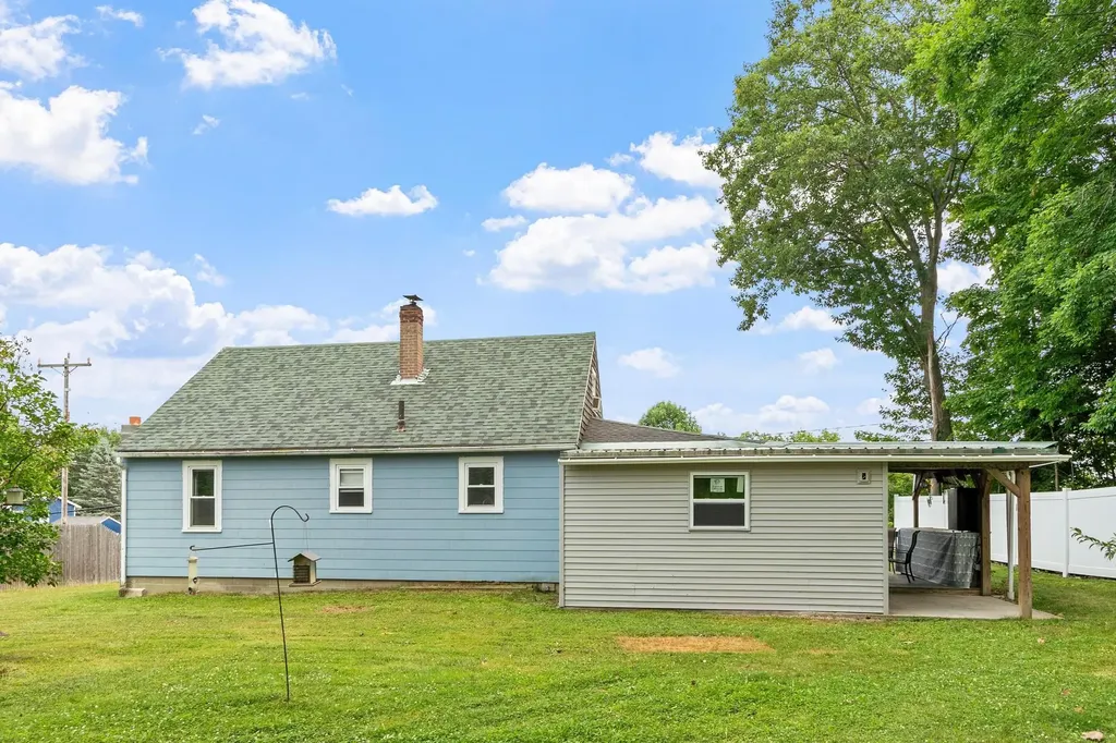 32 Rollins Road Rollinsford NH 03869