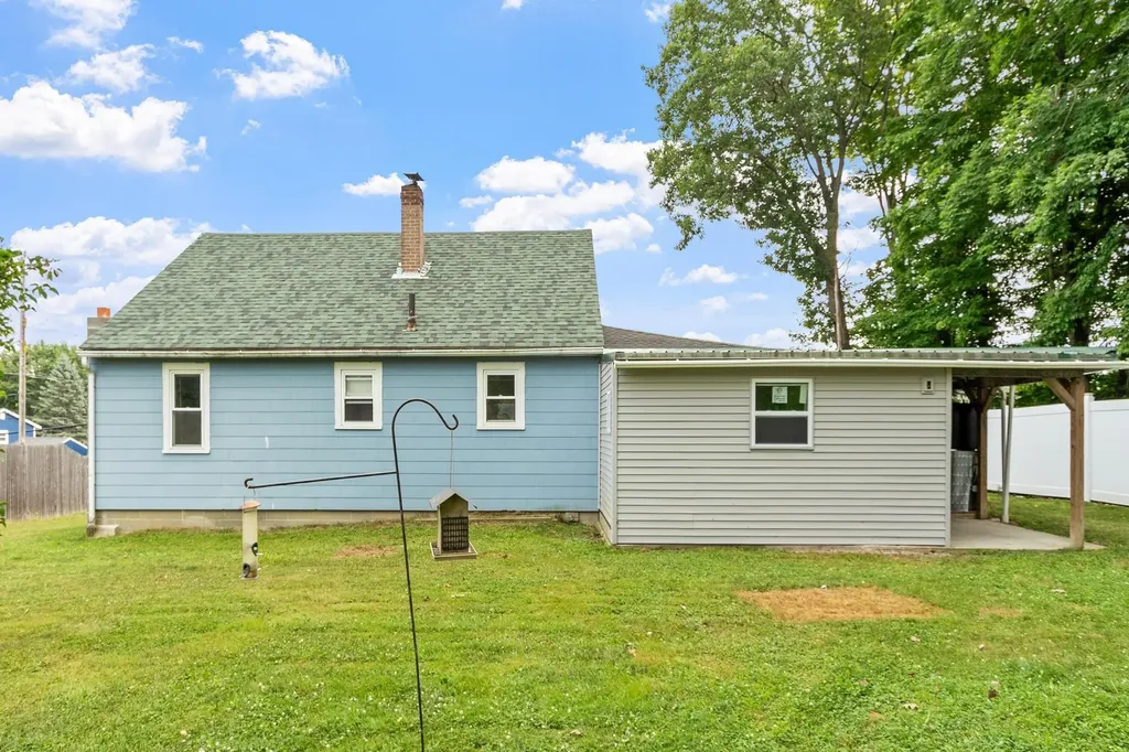 32 Rollins Road Rollinsford NH 03869