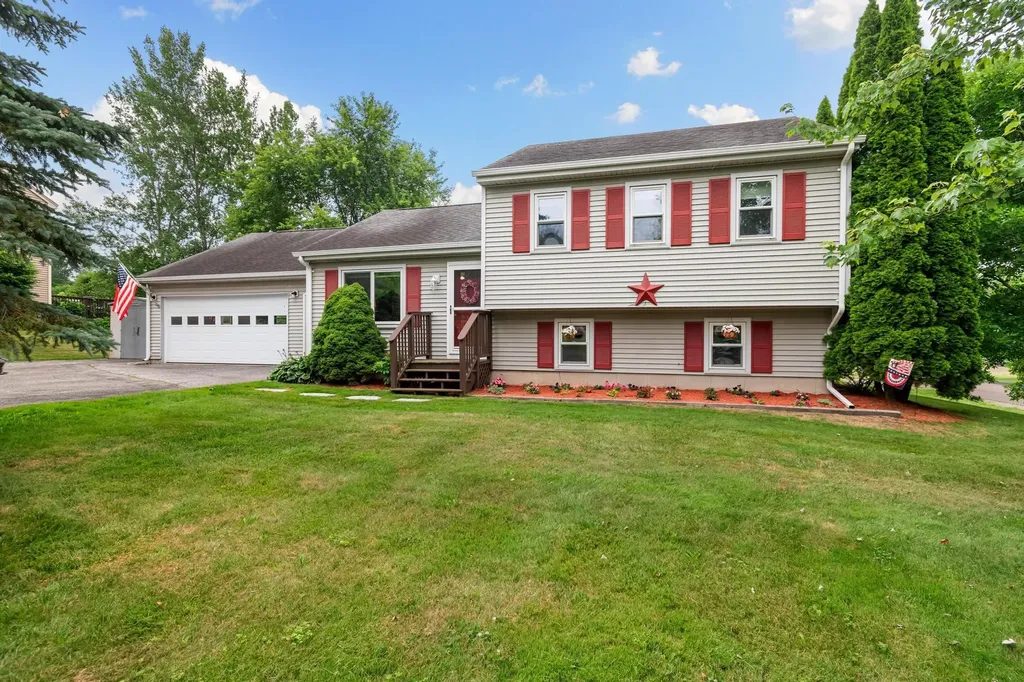 31 Hunting Ridge Lane Milton VT 05468