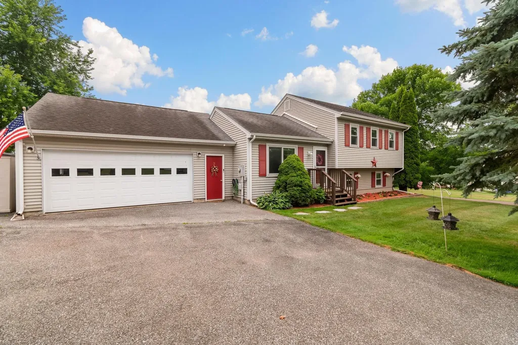31 Hunting Ridge Lane Milton VT 05468