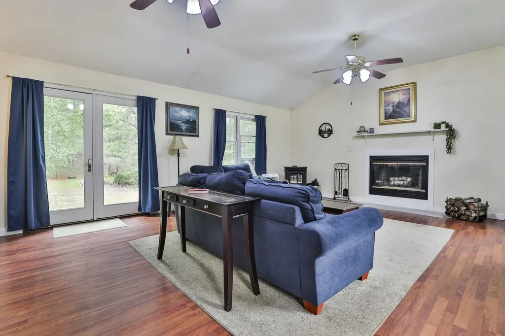 10 N Mason Road Brookline NH 03033