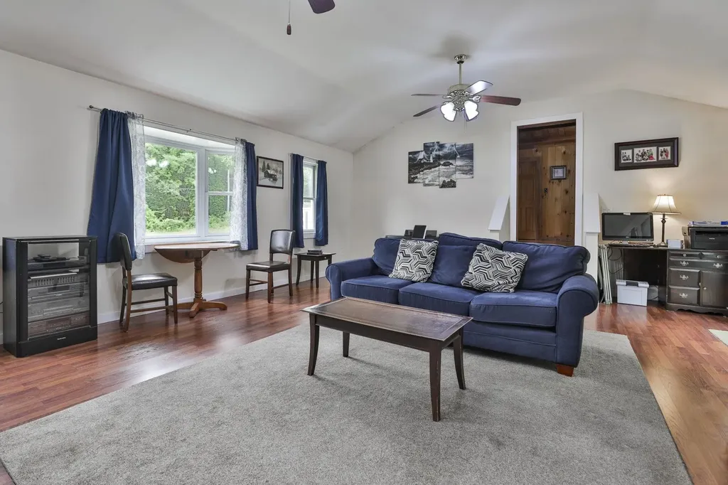 10 N Mason Road Brookline NH 03033
