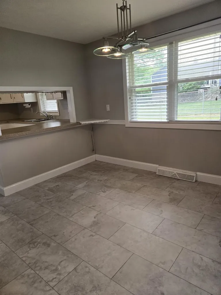 4 Forest Hills Drive Nashua NH 03060