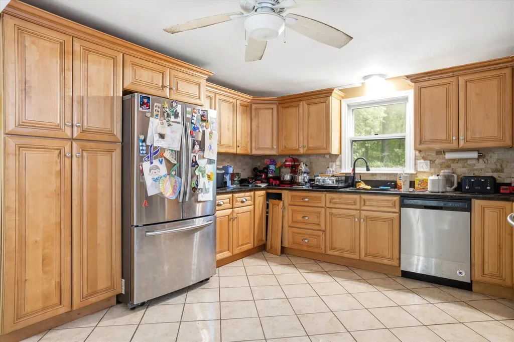 31 Chagnon Lane Hudson NH 03051