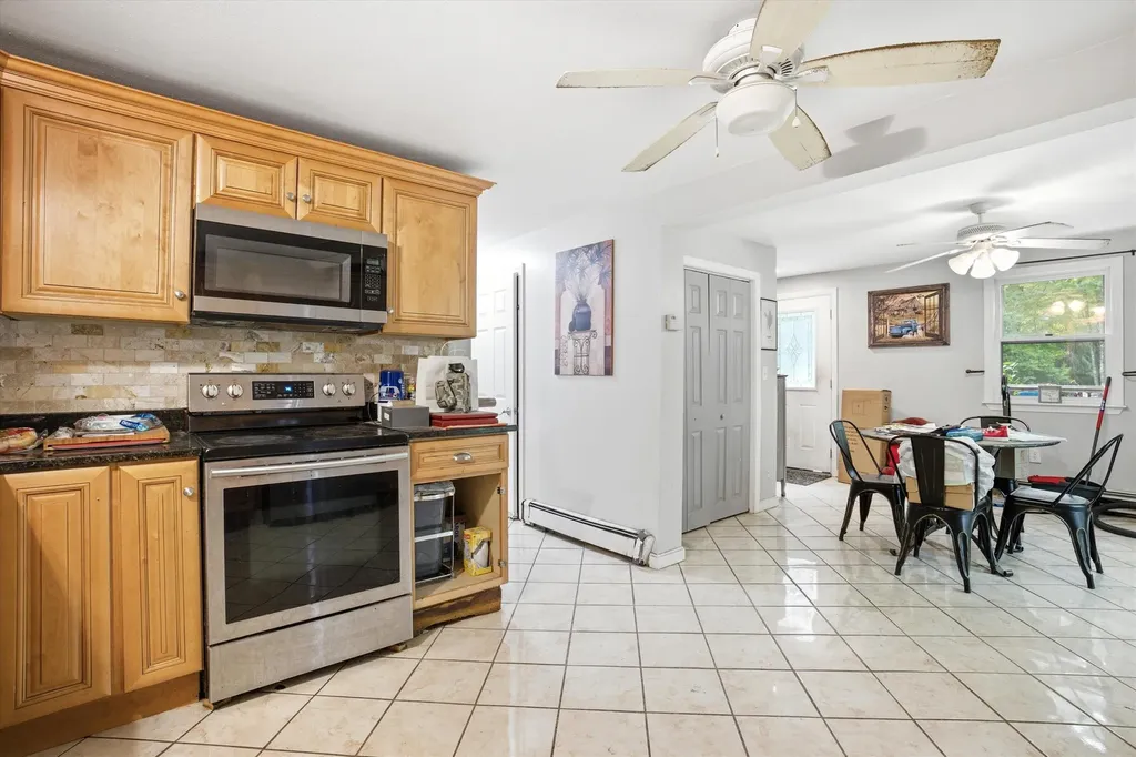 31 Chagnon Lane Hudson NH 03051