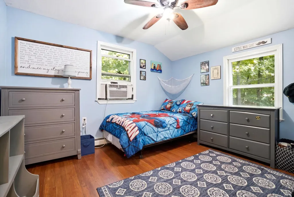31 Chagnon Lane Hudson NH 03051