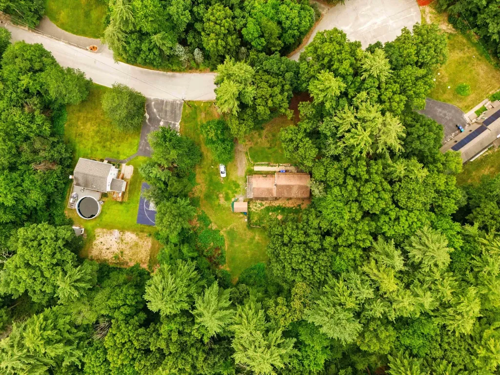 31 Chagnon Lane Hudson NH 03051