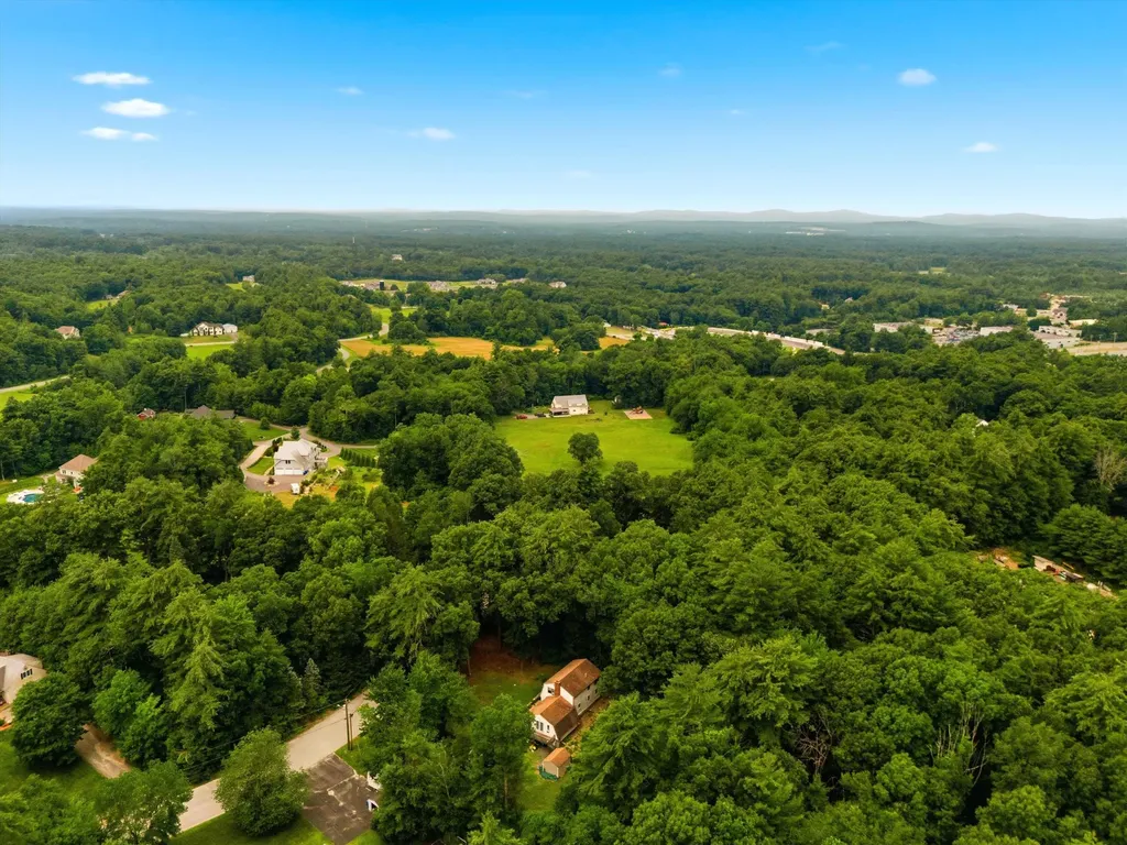 31 Chagnon Lane Hudson NH 03051