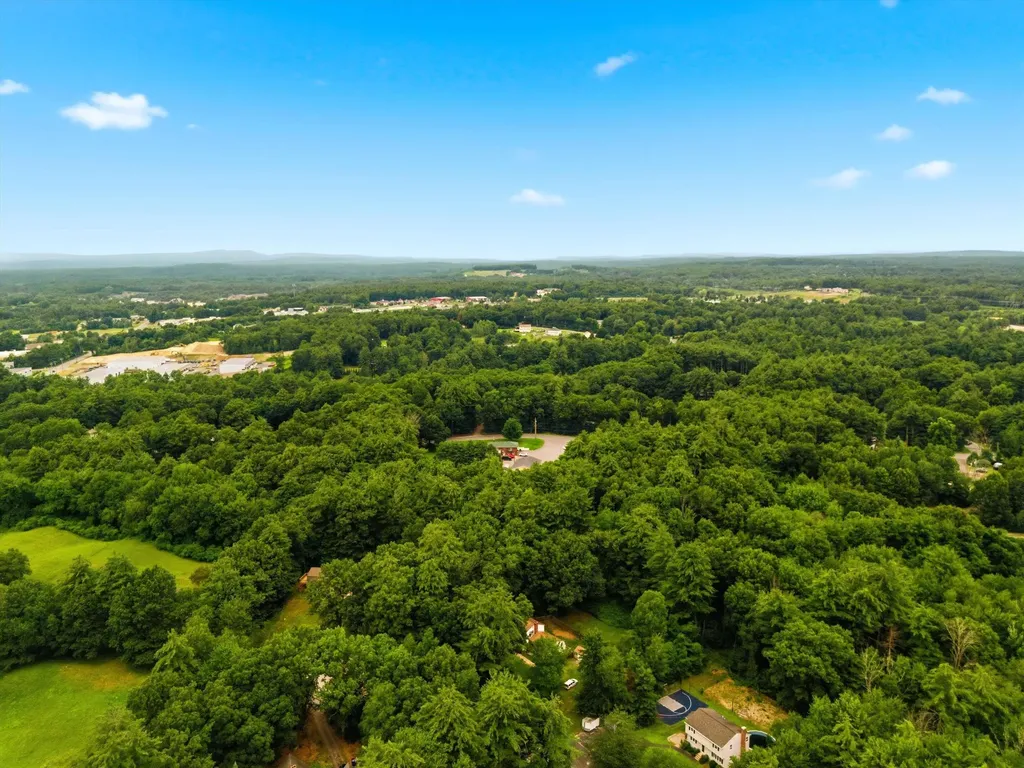 31 Chagnon Lane Hudson NH 03051