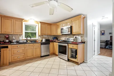 31 Chagnon Lane Hudson NH 03051