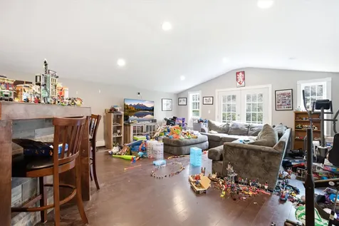 31 Chagnon Lane Hudson NH 03051