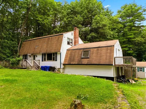 31 Chagnon Lane Hudson NH 03051