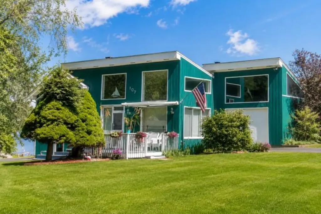 107 Shore Drive Salem NH 03079