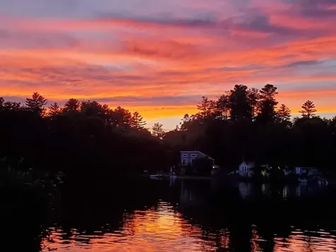 107 Shore Drive Salem NH 03079