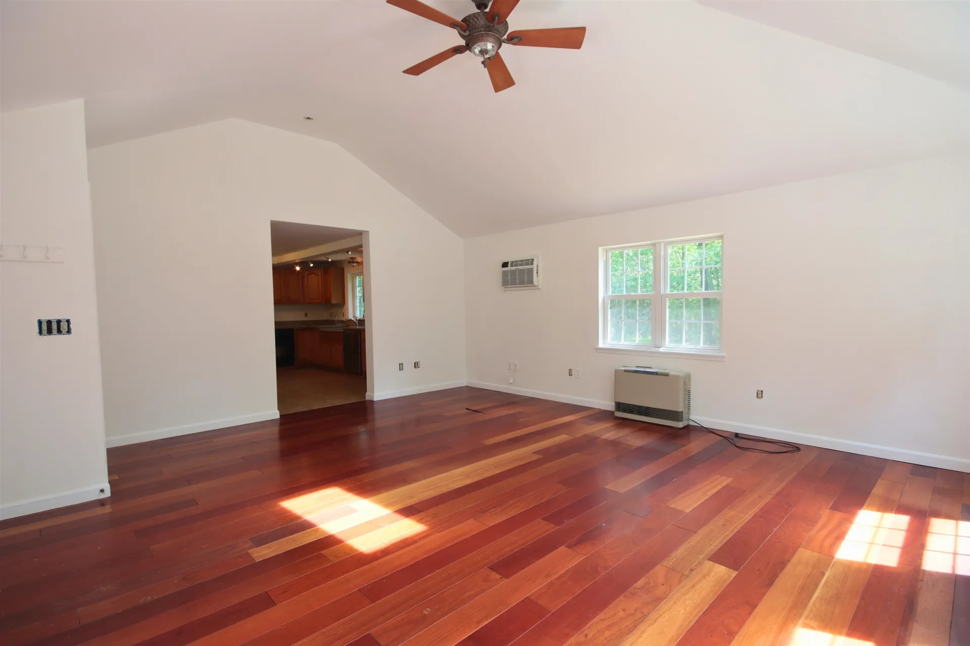 9 Bluebird Lane Kingston NH 03848