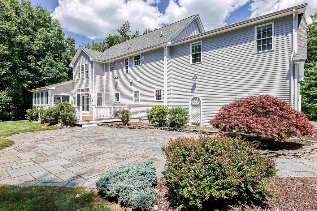 216 Kennedy Hill Road Goffstown NH 03045