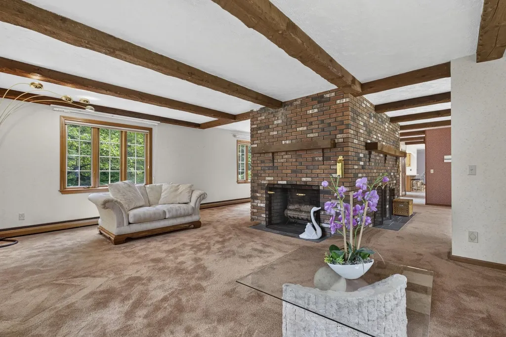 62 Hearthside Circle Bedford NH 03110