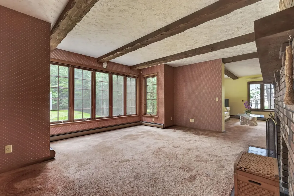 62 Hearthside Circle Bedford NH 03110