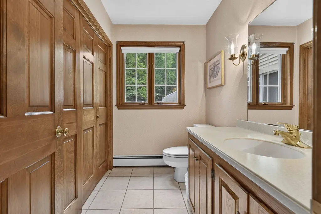 62 Hearthside Circle Bedford NH 03110