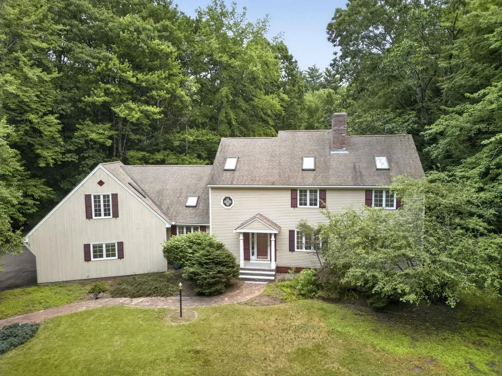 62 Hearthside Circle Bedford NH 03110
