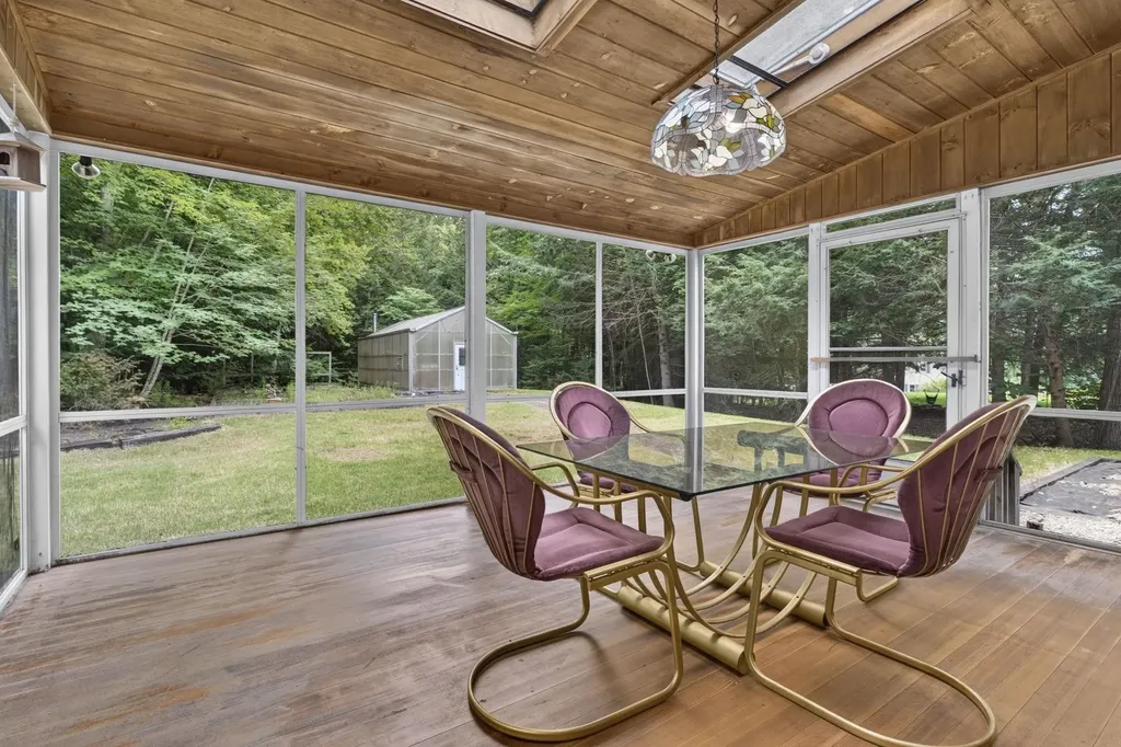 62 Hearthside Circle Bedford NH 03110