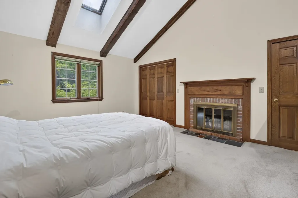 62 Hearthside Circle Bedford NH 03110