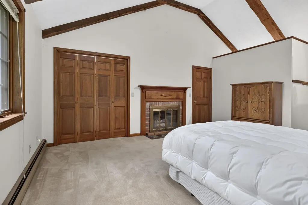 62 Hearthside Circle Bedford NH 03110