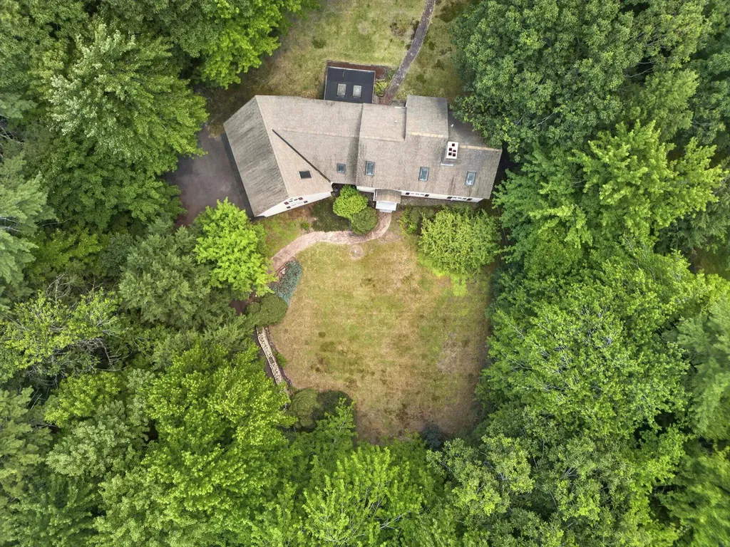 62 Hearthside Circle Bedford NH 03110
