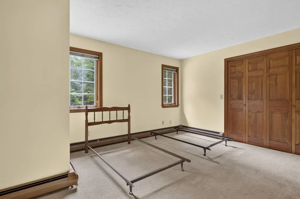 62 Hearthside Circle Bedford NH 03110
