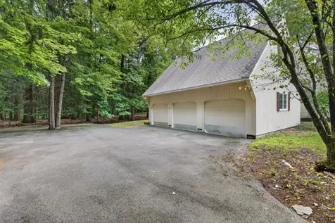 62 Hearthside Circle Bedford NH 03110