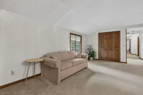 62 Hearthside Circle Bedford NH 03110