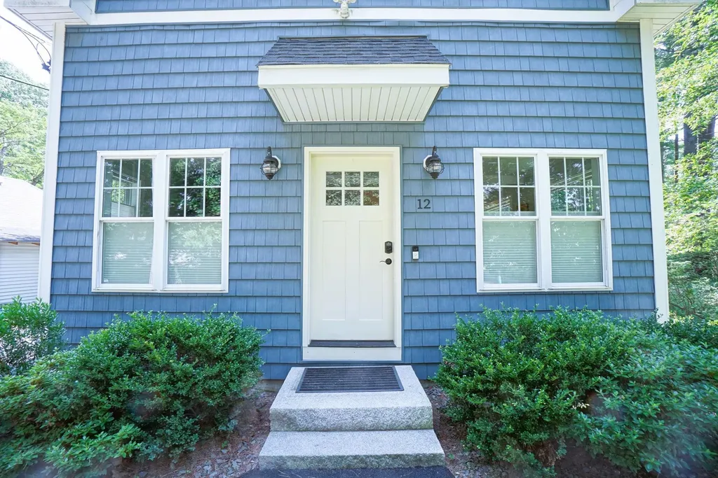 12 Grove Street Windham NH 03087