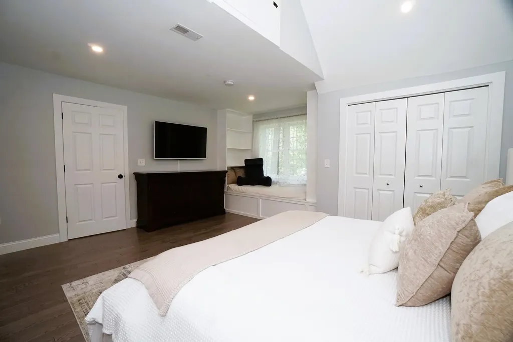 12 Grove Street Windham NH 03087
