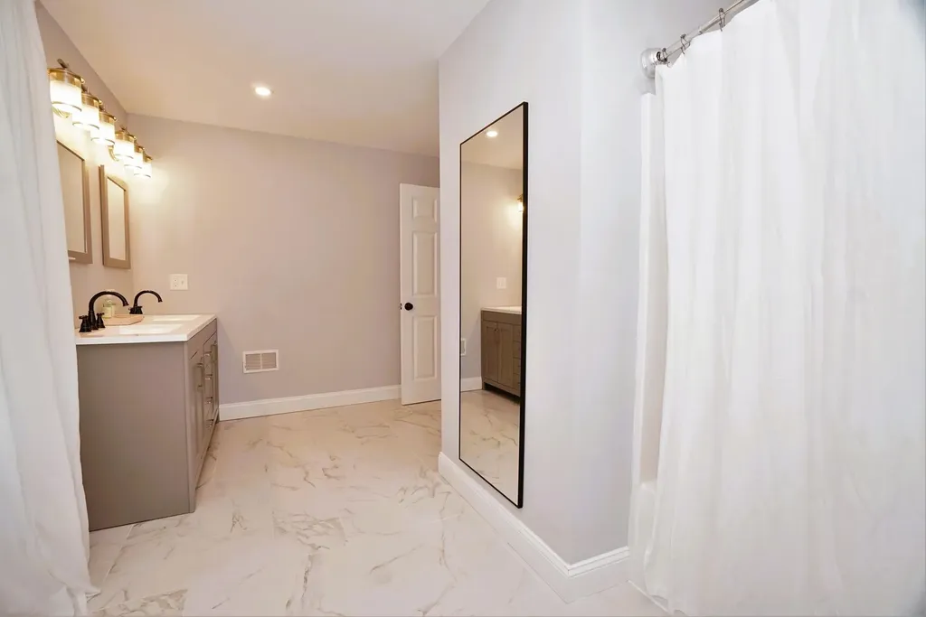 12 Grove Street Windham NH 03087