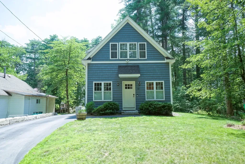 12 Grove Street Windham NH 03087