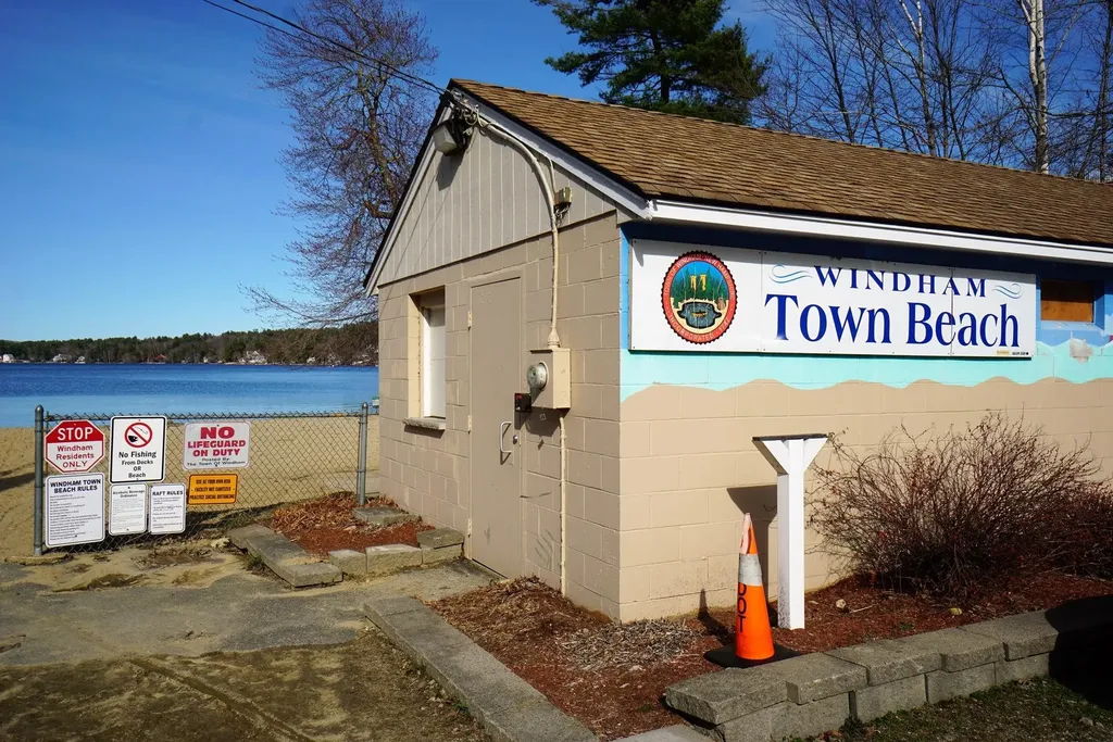 12 Grove Street Windham NH 03087