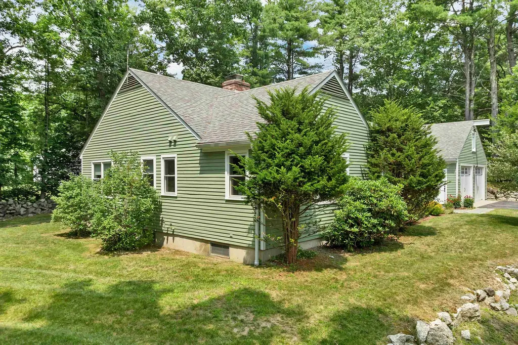 3 Oak Knoll Road Meredith NH 03253