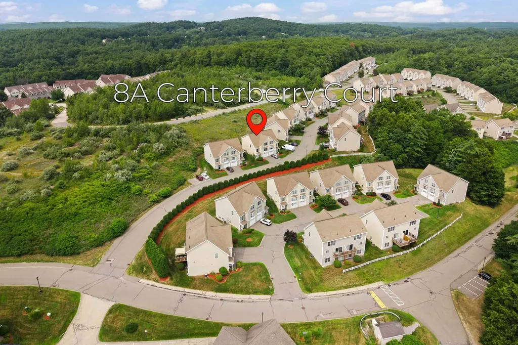 8 Canterberry Court Hudson NH 03051