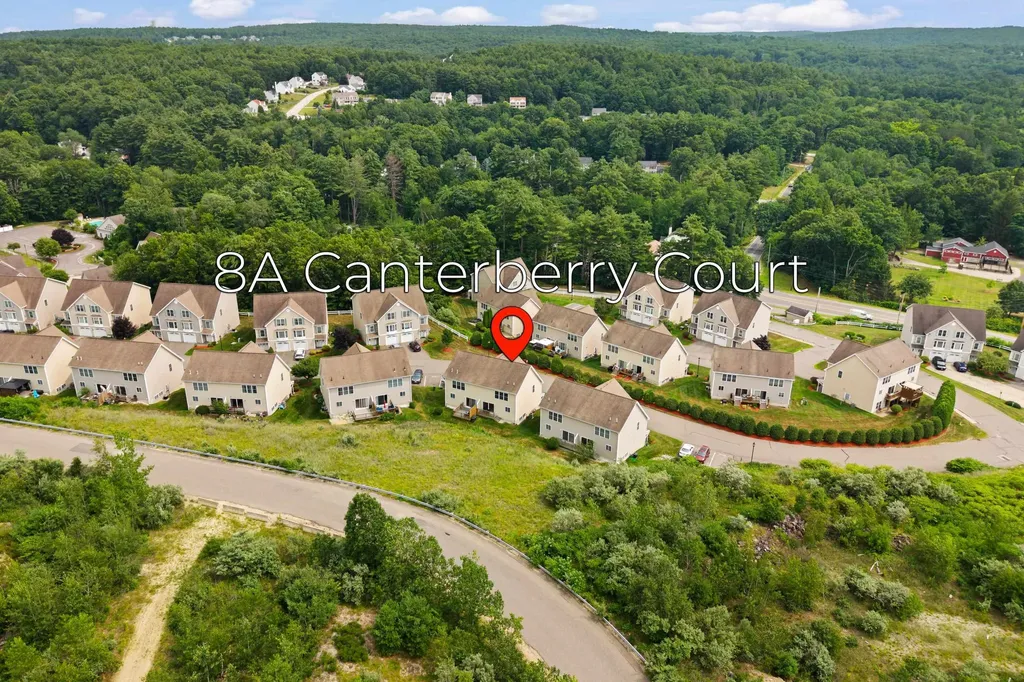 8 Canterberry Court Hudson NH 03051