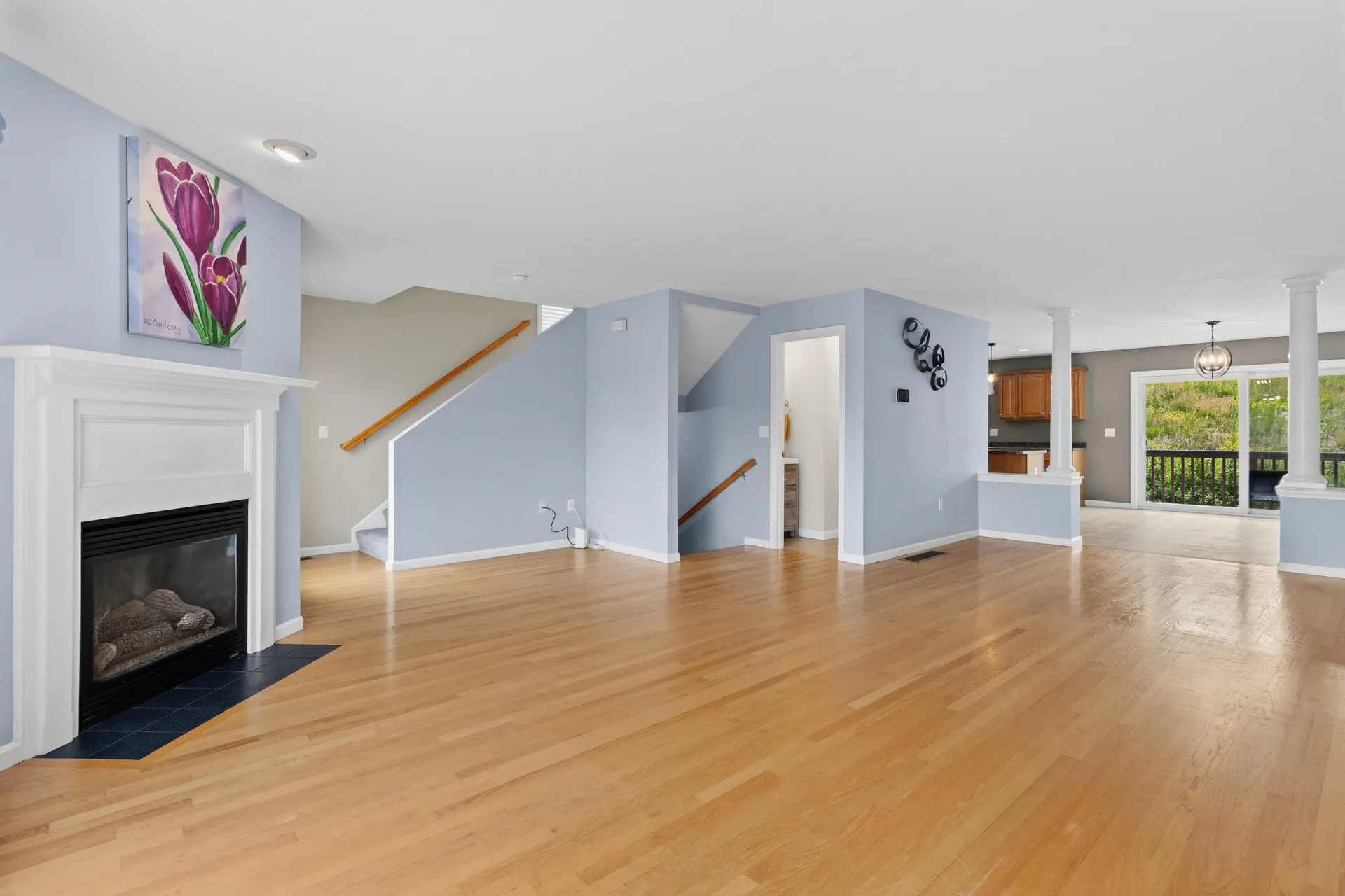 8 Canterberry Court Hudson NH 03051