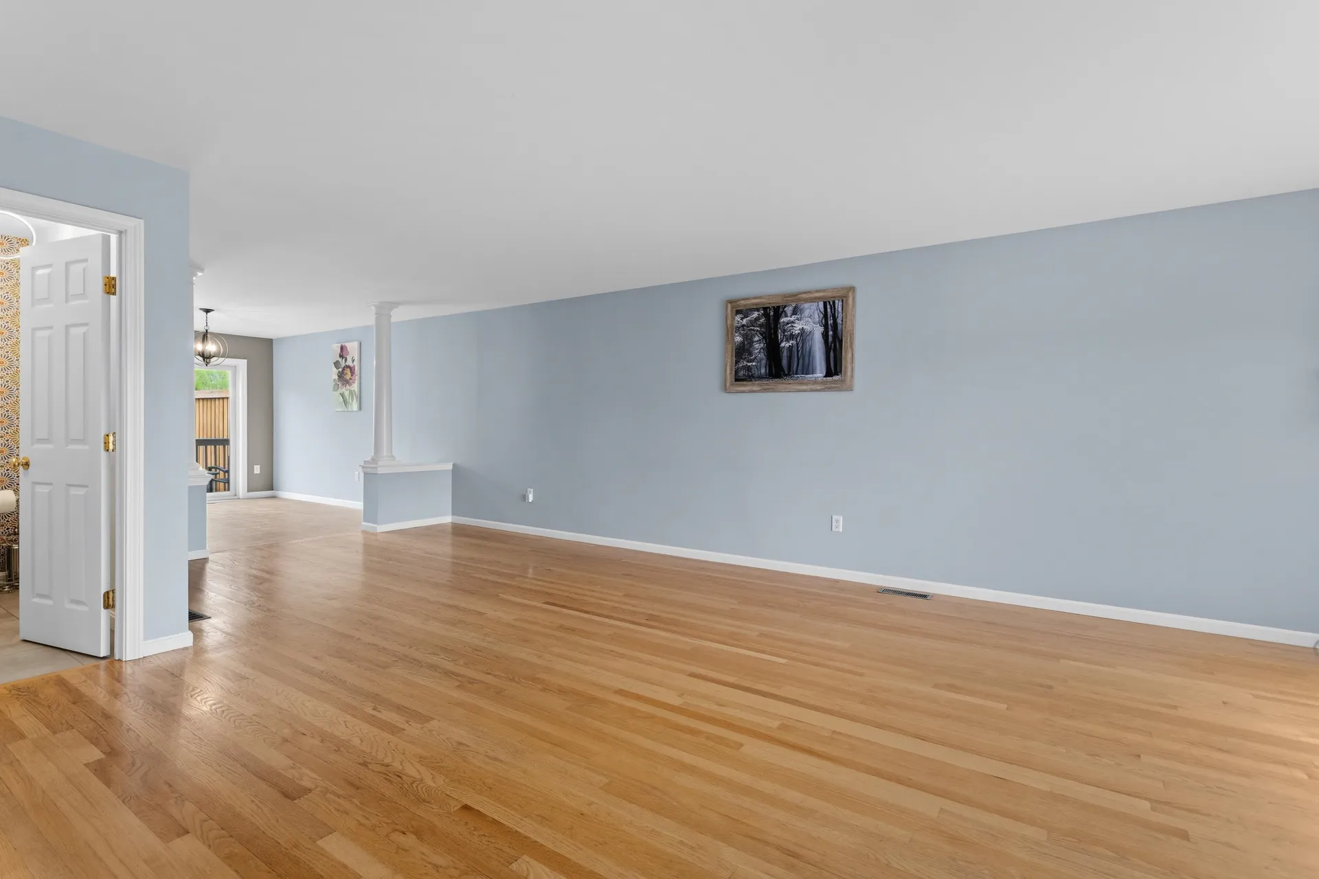 8 Canterberry Court Hudson NH 03051