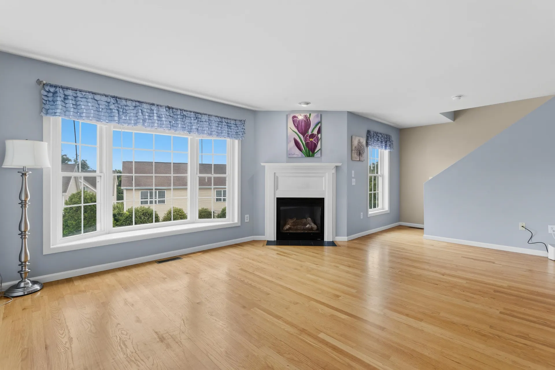 8 Canterberry Court Hudson NH 03051