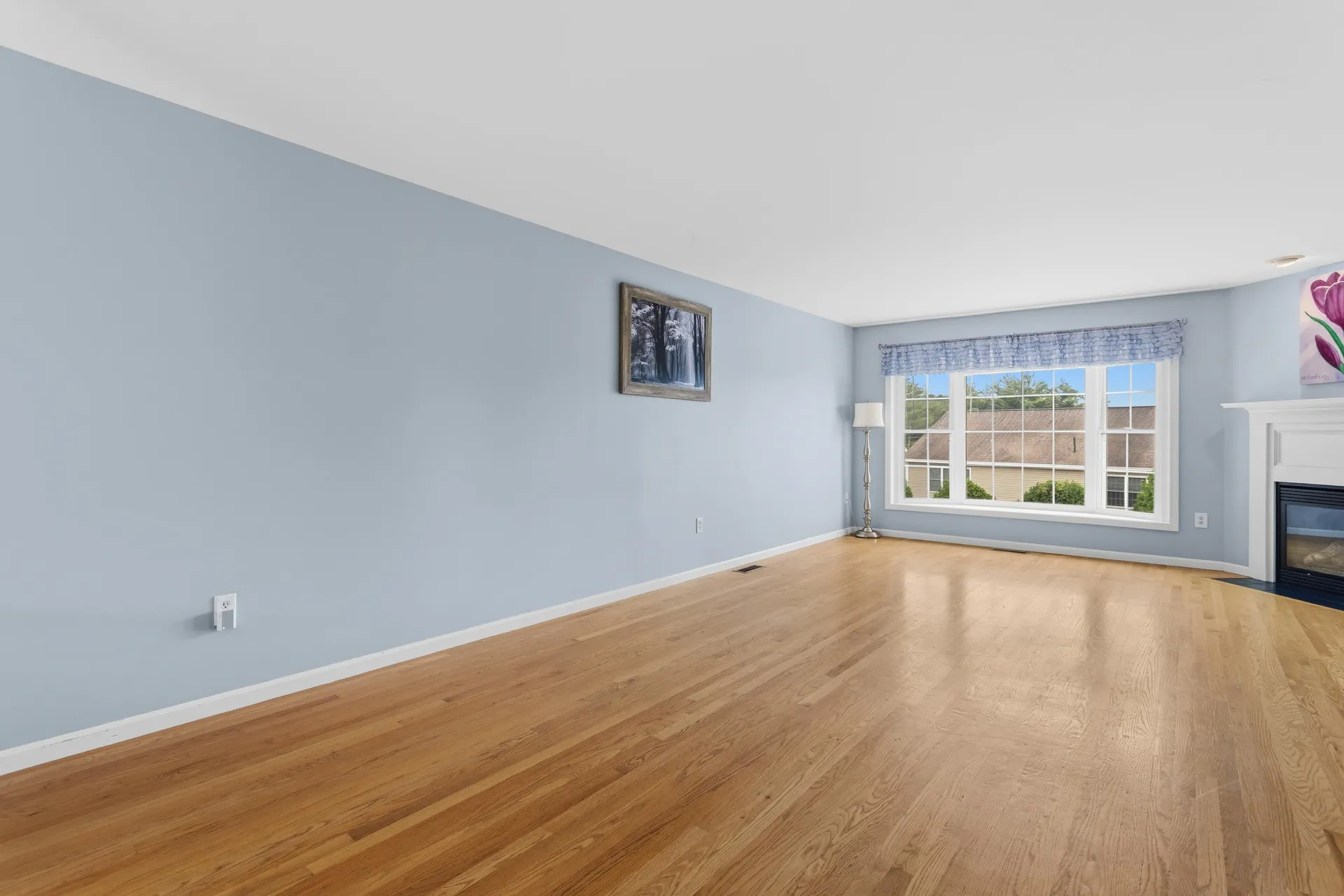 8 Canterberry Court Hudson NH 03051