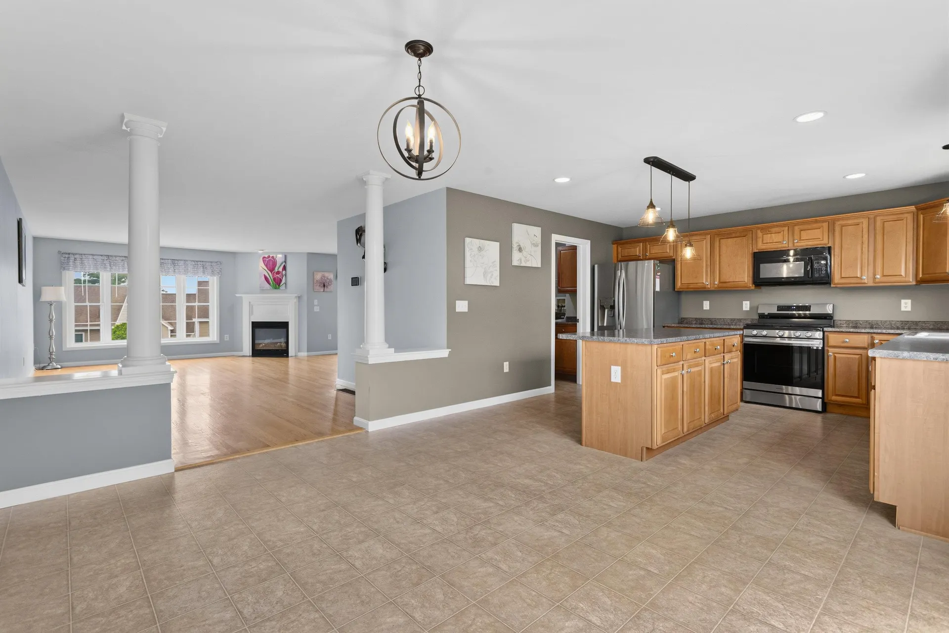 8 Canterberry Court Hudson NH 03051