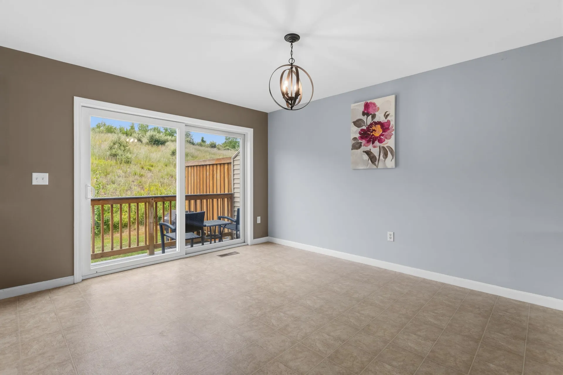 8 Canterberry Court Hudson NH 03051