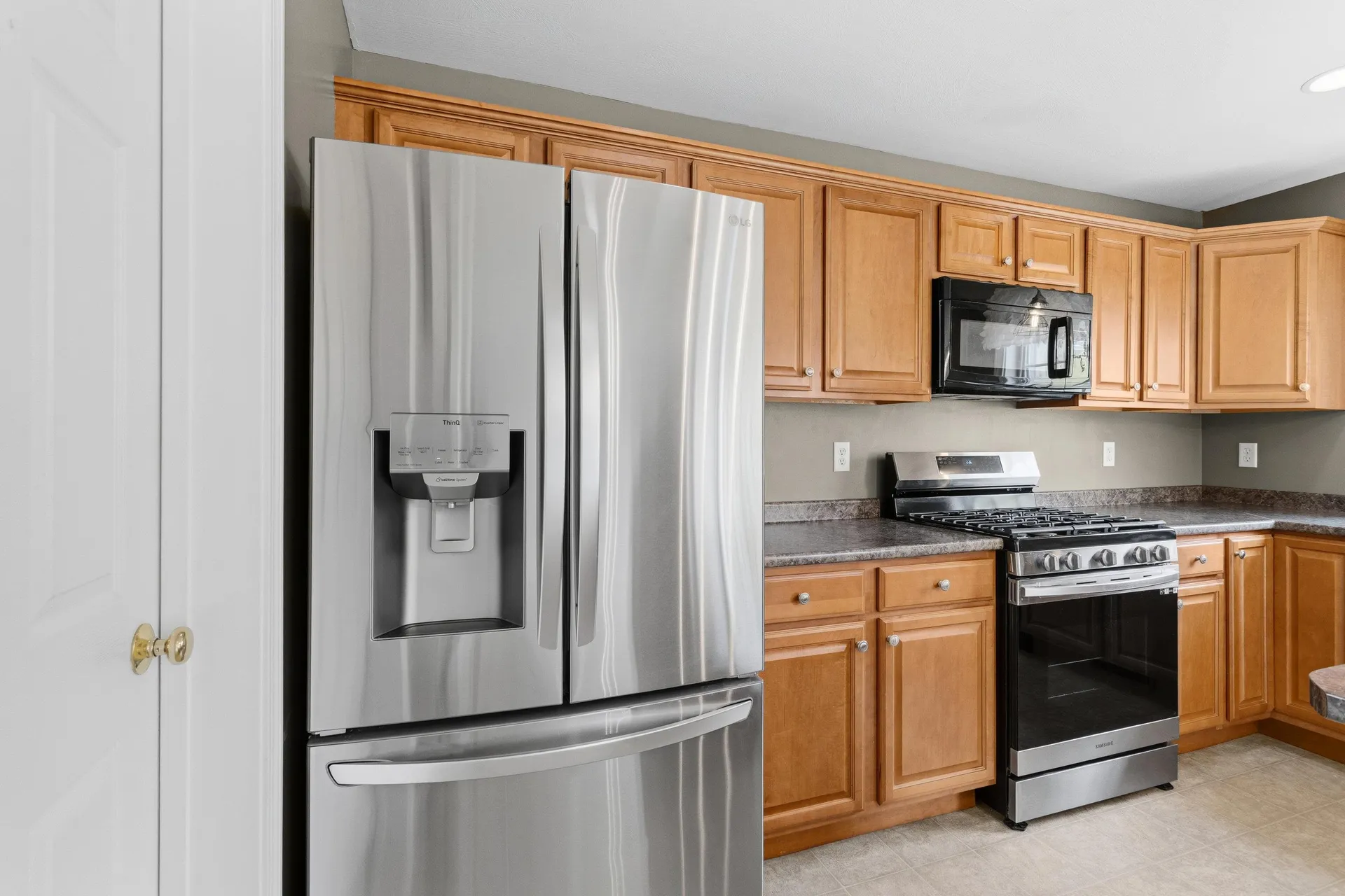 8 Canterberry Court Hudson NH 03051